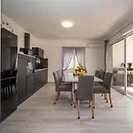 Dream House Ivana & Toni Gostinjska kuća 3*