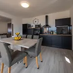 Gostinjska kuća Dream House Ivana & Toni Gradac (Split-Dalmatia)